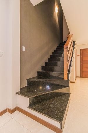 Image 11 - 192210