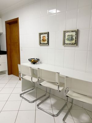 Image 9 - 192990