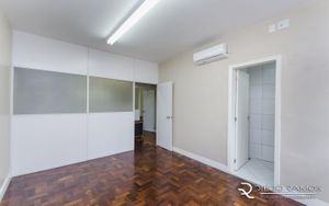 Image 13 - 193108