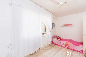 Image 9 - 193330