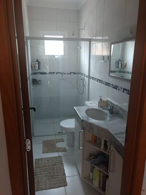 Image 9 - 193402