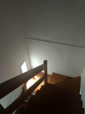 Image 12 - 193402