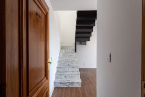 Image 0 - 193677
