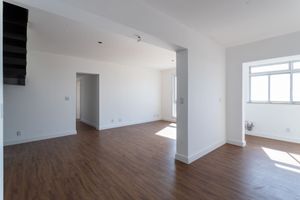 Image 11 - 193677