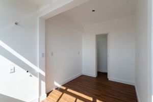 Image 14 - 193677