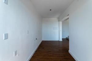 Image 17 - 193677