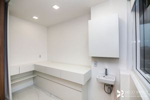Image 13 - 193723