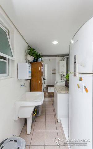 Image 19 - 193735