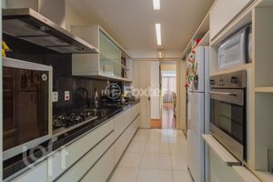 Image 11 - 193951