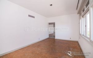 Image 9 - 194050