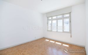 Image 18 - 194053