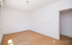 Image 19 - 194053