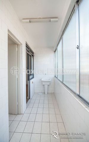 Image 26 - 194053