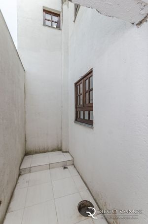 Image 11 - 194124