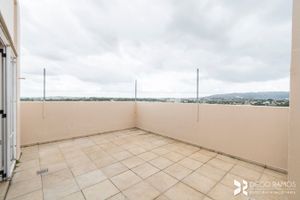 Image 18 - 194357