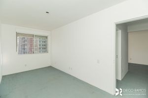 Image 15 - 194362