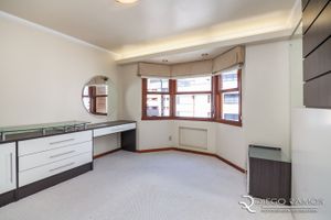 Image 12 - 194365