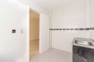 Image 6 - 194480
