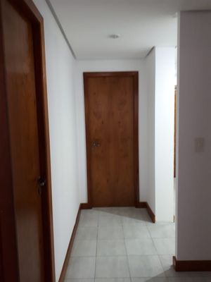 Image 9 - 194718