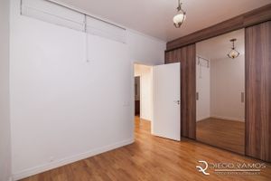 Image 12 - 194728