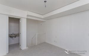 Image 6 - 194940