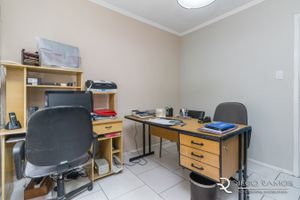 Image 12 - 194953