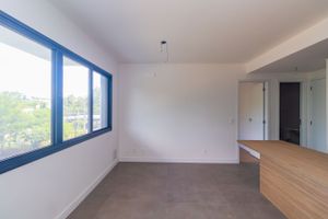 Image 3 - 195072