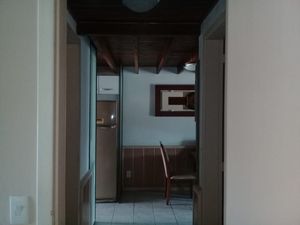 Image 10 - 195111