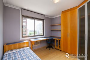 Image 9 - 195127