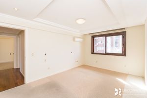 Image 34 - 195147