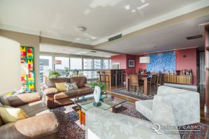 Image 6 - 195211