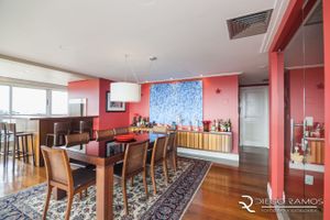 Image 9 - 195211