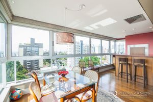 Image 11 - 195211
