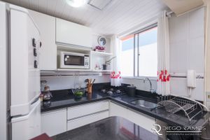 Image 10 - 195506