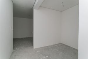 Image 12 - 195519