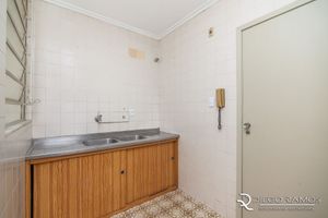 Image 9 - 195613