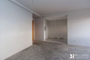 Image 2 - 195802