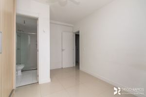 Image 14 - 195855