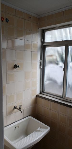 Image 9 - 195898