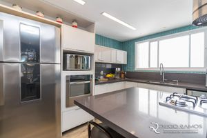 Image 19 - 196046