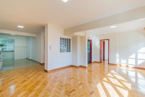 Image 3 - 196110