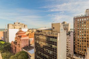 Image 7 - 196110