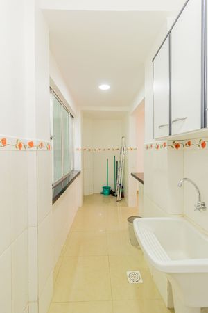 Image 34 - 196110