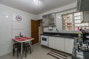 Image 10 - 196501