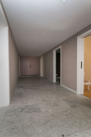 Image 10 - 196610