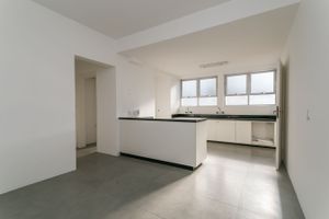 Image 34 - 196610