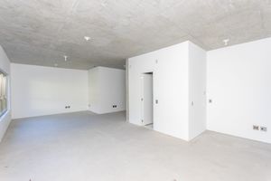 Image 0 - 196687