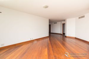 Image 4 - 196700