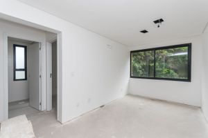 Image 0 - 196815