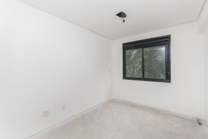 Image 4 - 196815